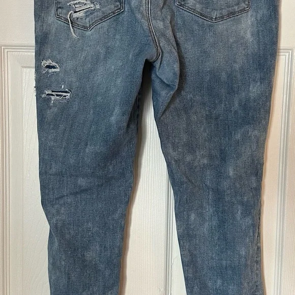American Eagle Outfitters Woman’s distressed Light Blue Skinny Jeans size 16R - Picture 2 of 7